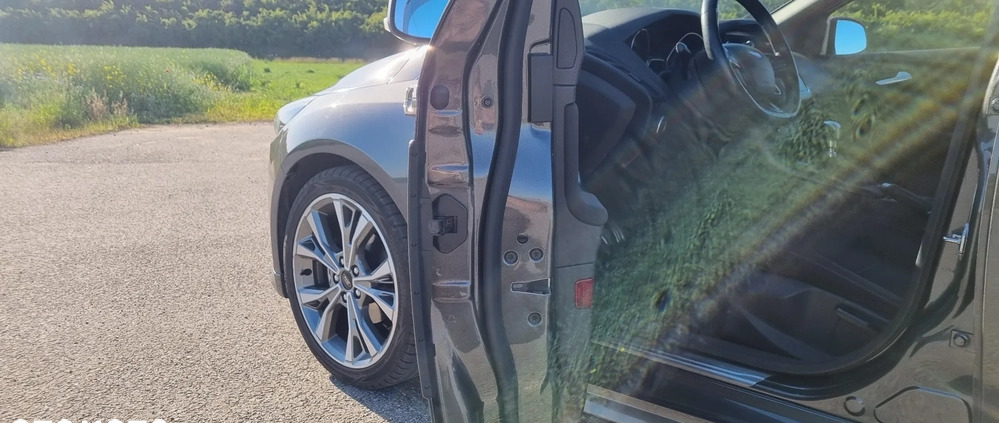 Ford Focus cena 41900 przebieg: 172550, rok produkcji 2017 z Kościan małe 407